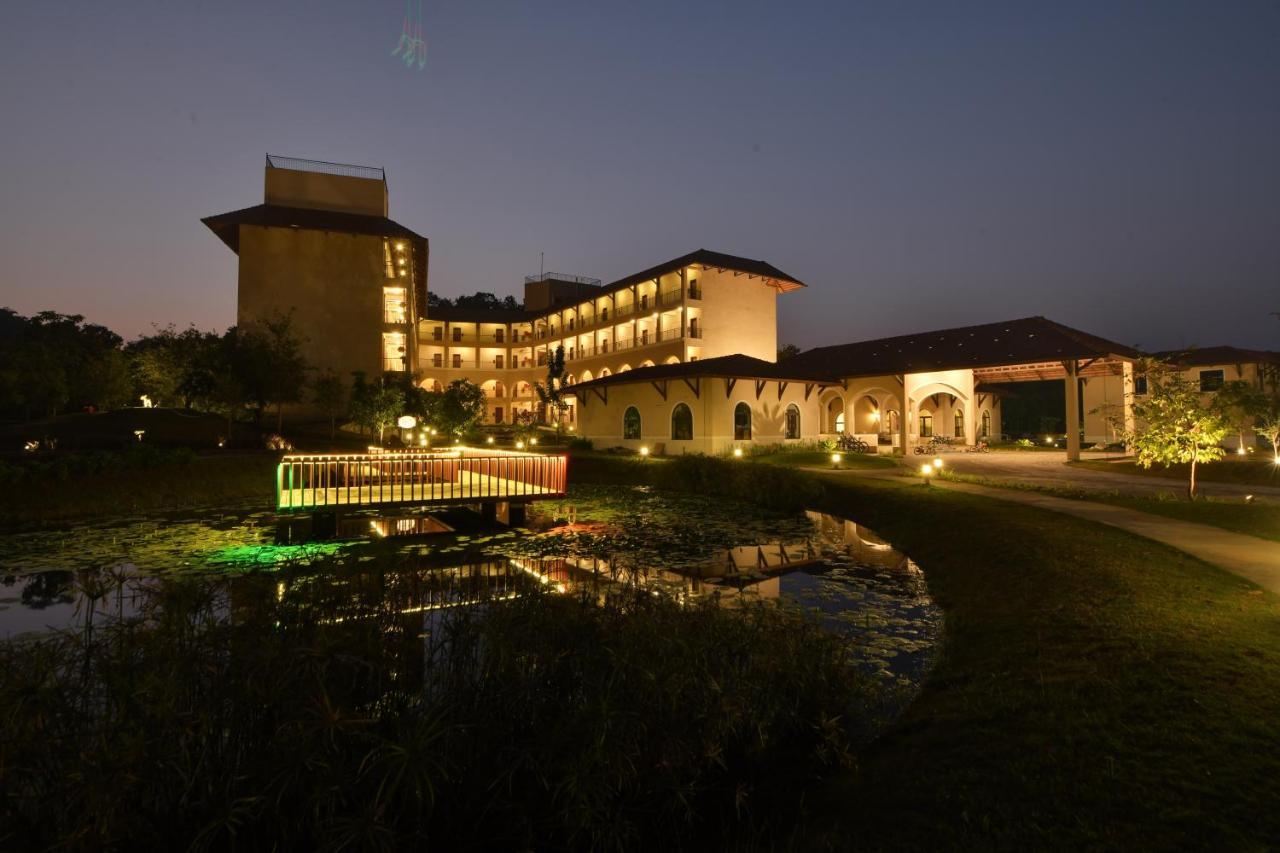 Bhanu The Fern Forest Resort & Spa, Jambughoda Extérieur photo