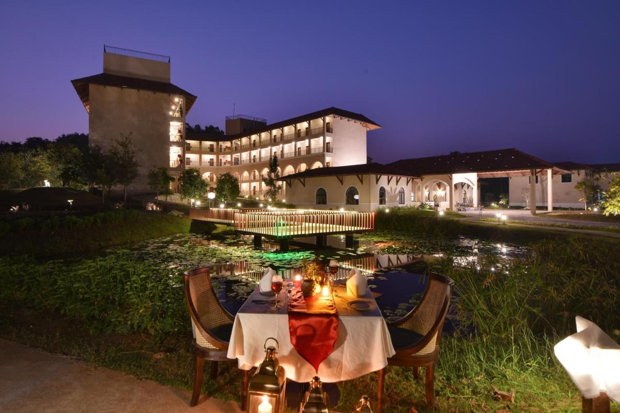 Bhanu The Fern Forest Resort & Spa, Jambughoda Extérieur photo