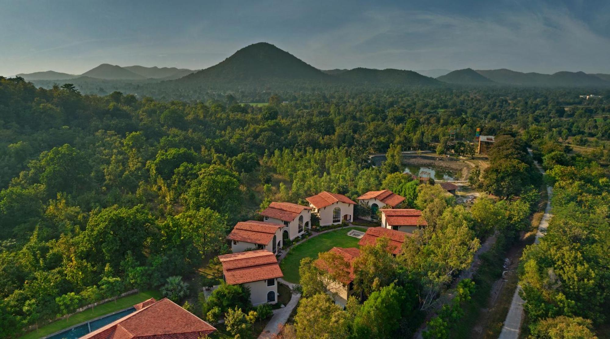 Bhanu The Fern Forest Resort & Spa, Jambughoda Extérieur photo