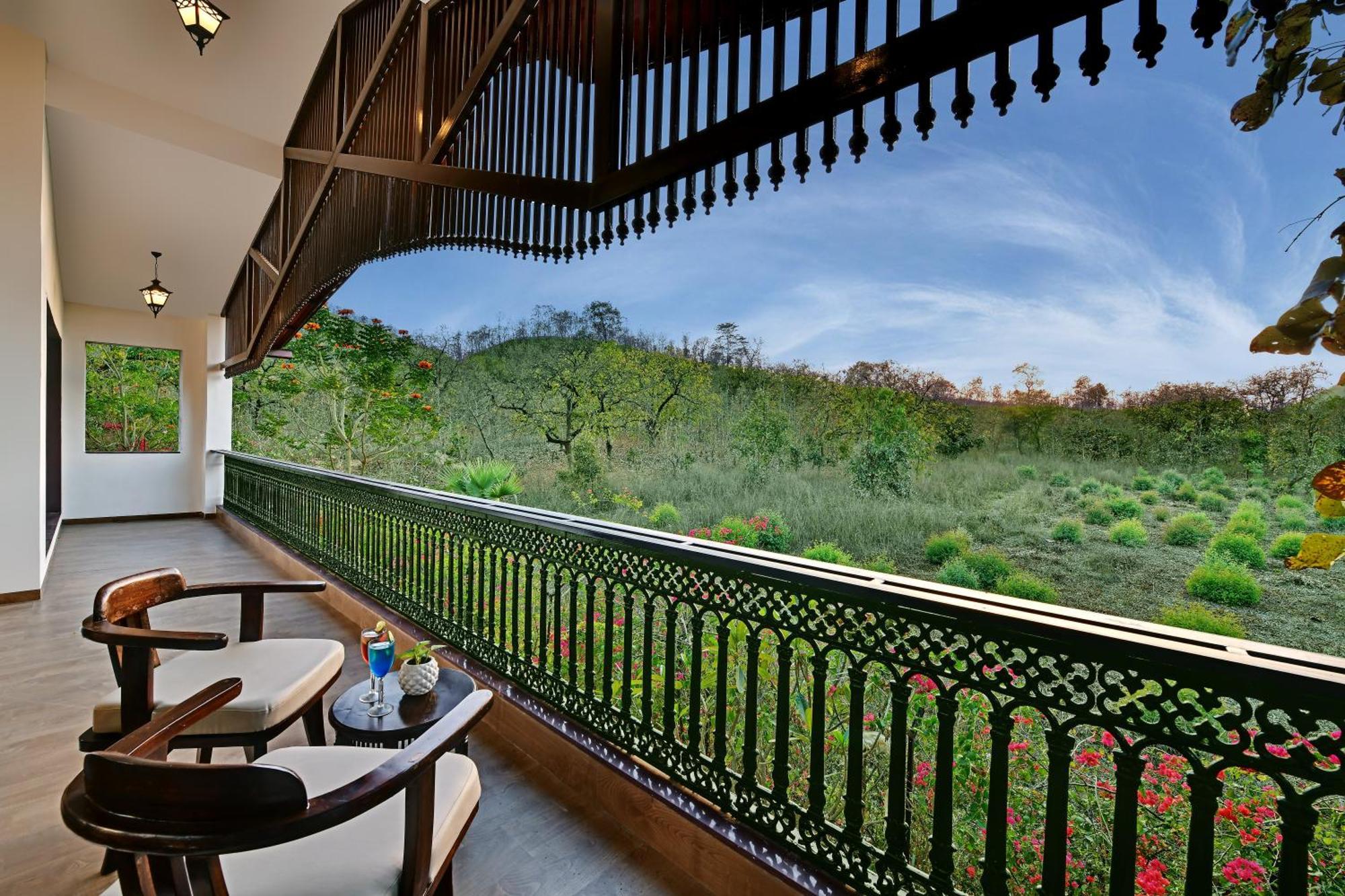 Bhanu The Fern Forest Resort & Spa, Jambughoda Extérieur photo